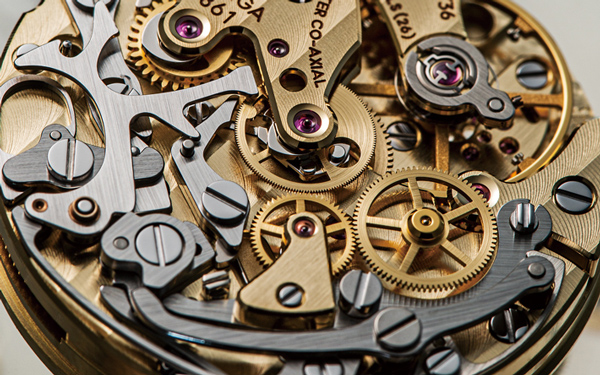 機械式とクォーツ式、どちらの時計を買うべきか？ | 高級腕時計